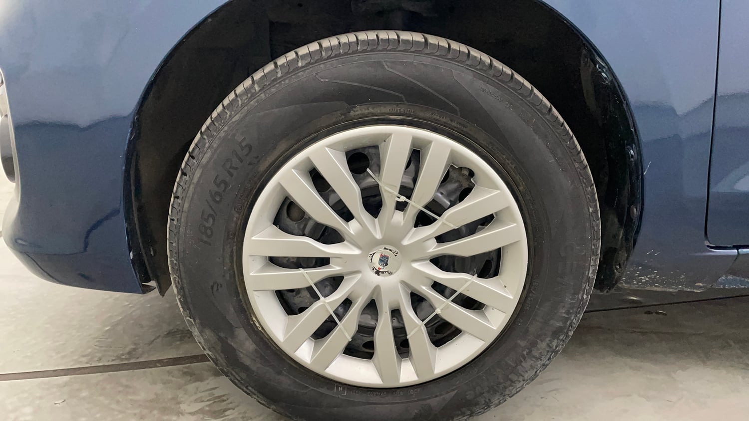 Used 2016 Maruti Suzuki Ertiga VXI AT Petrol Automatic tyres LEFT FRONT TYRE RIM VIEW