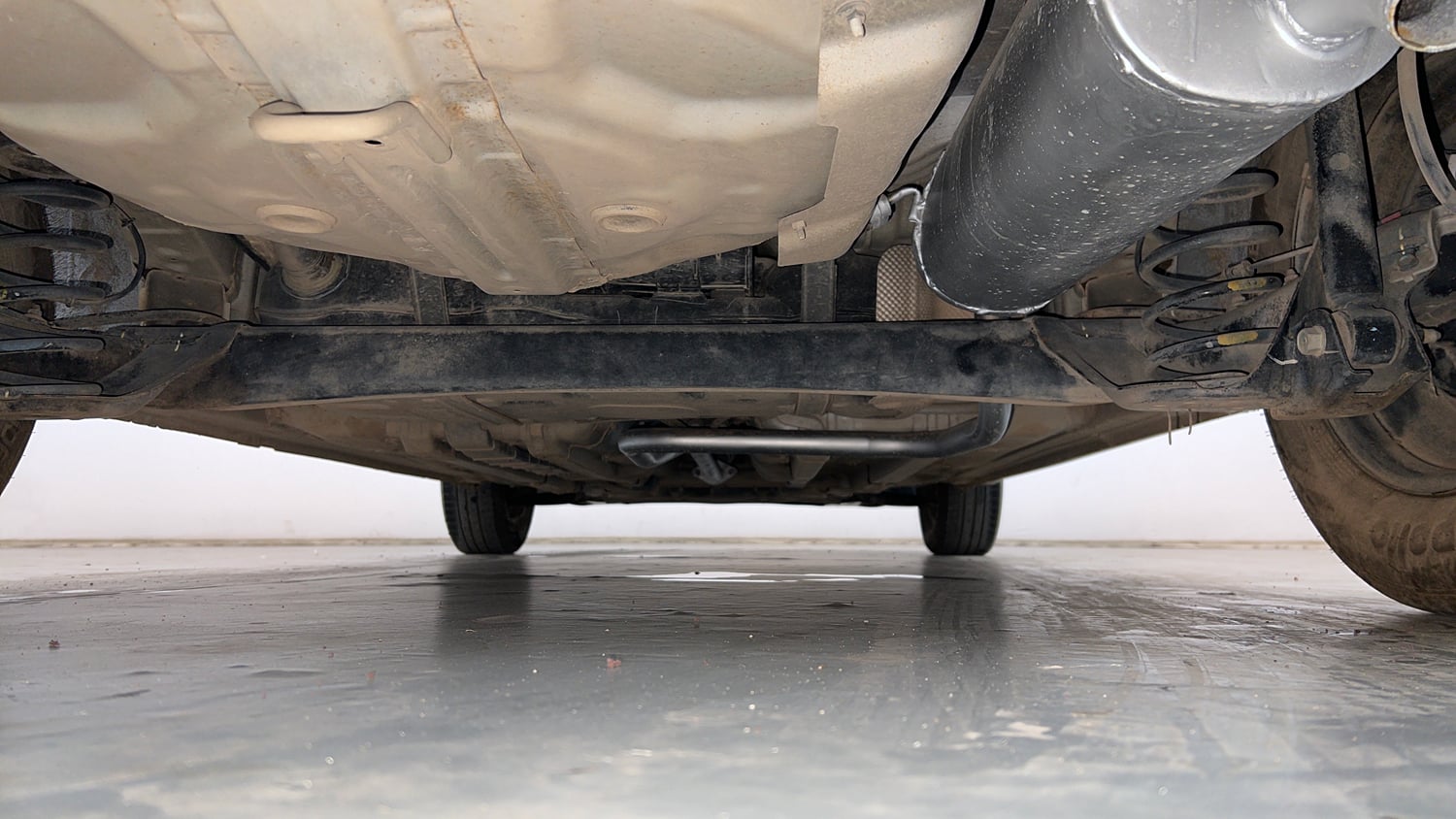 Used 2015 Hyundai Elite i20 Sportz 1.2 Petrol Manual extra REAR UNDERBODY VIEW (TAKEN FROM REAR)