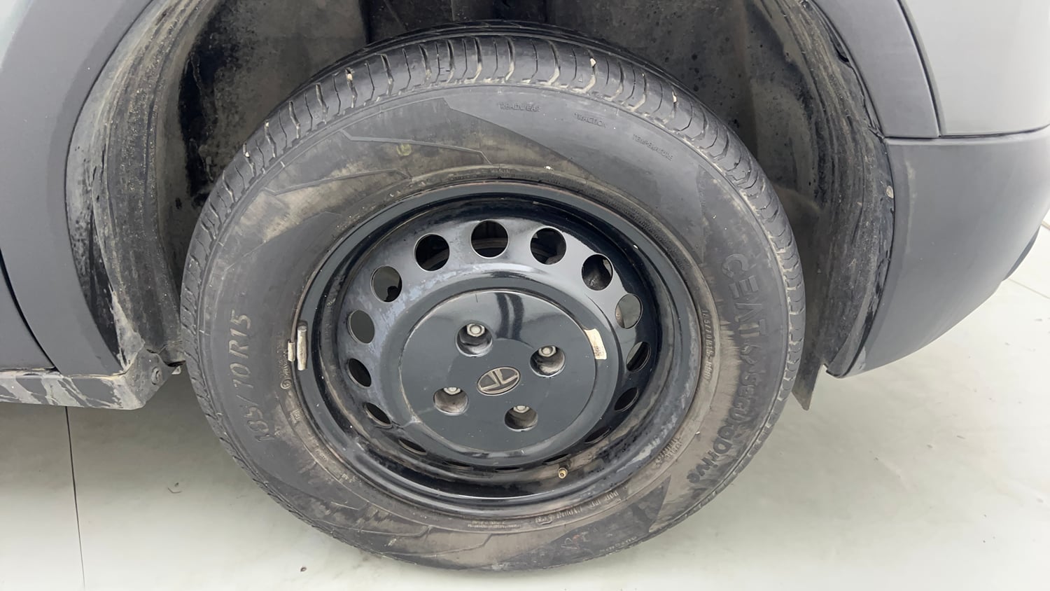 Used 2024 Tata Punch Pure MT Petrol Manual tyres RIGHT FRONT TYRE RIM VIEW