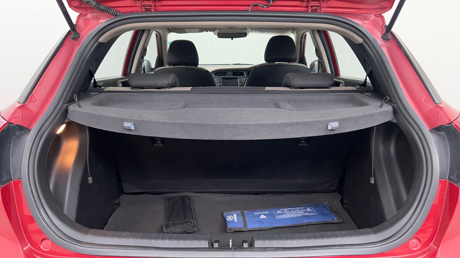 Used 2018 Hyundai Elite i20 Asta 1.2 (O) Petrol Manual interior DICKY INSIDE VIEW