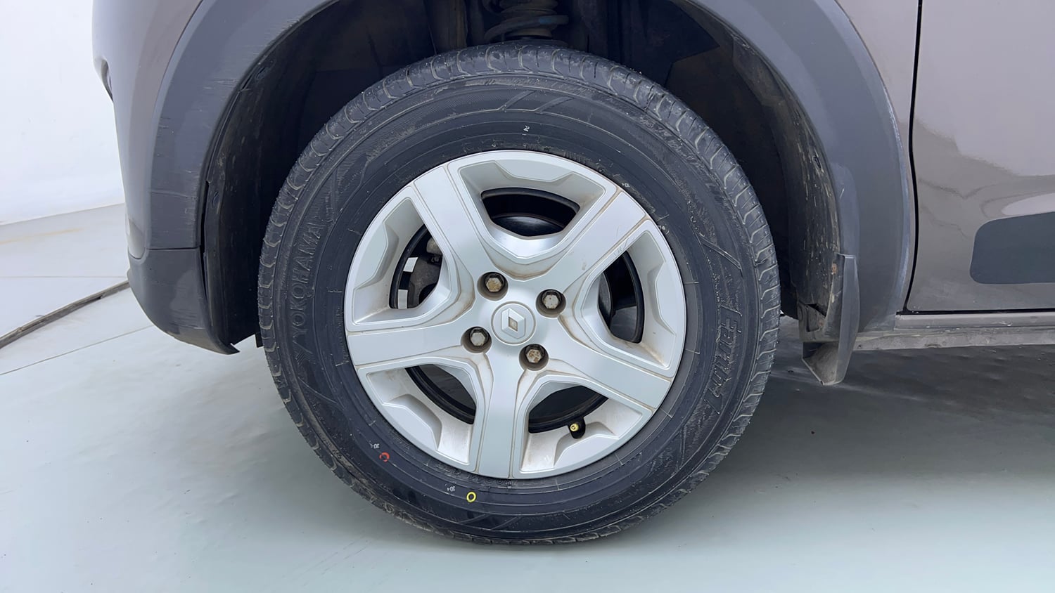 Used 2022 Renault Triber Limited Edition AMT Petrol Automatic tyres LEFT FRONT TYRE RIM VIEW