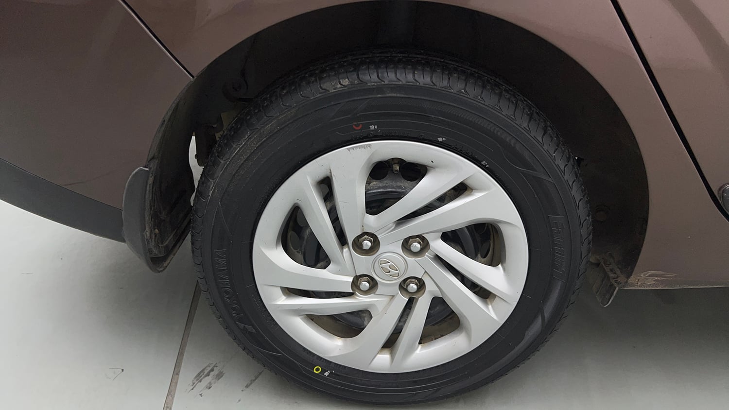 Used 2021 Hyundai Aura S 1.2 CNG Cng Manual tyres RIGHT REAR TYRE RIM VIEW