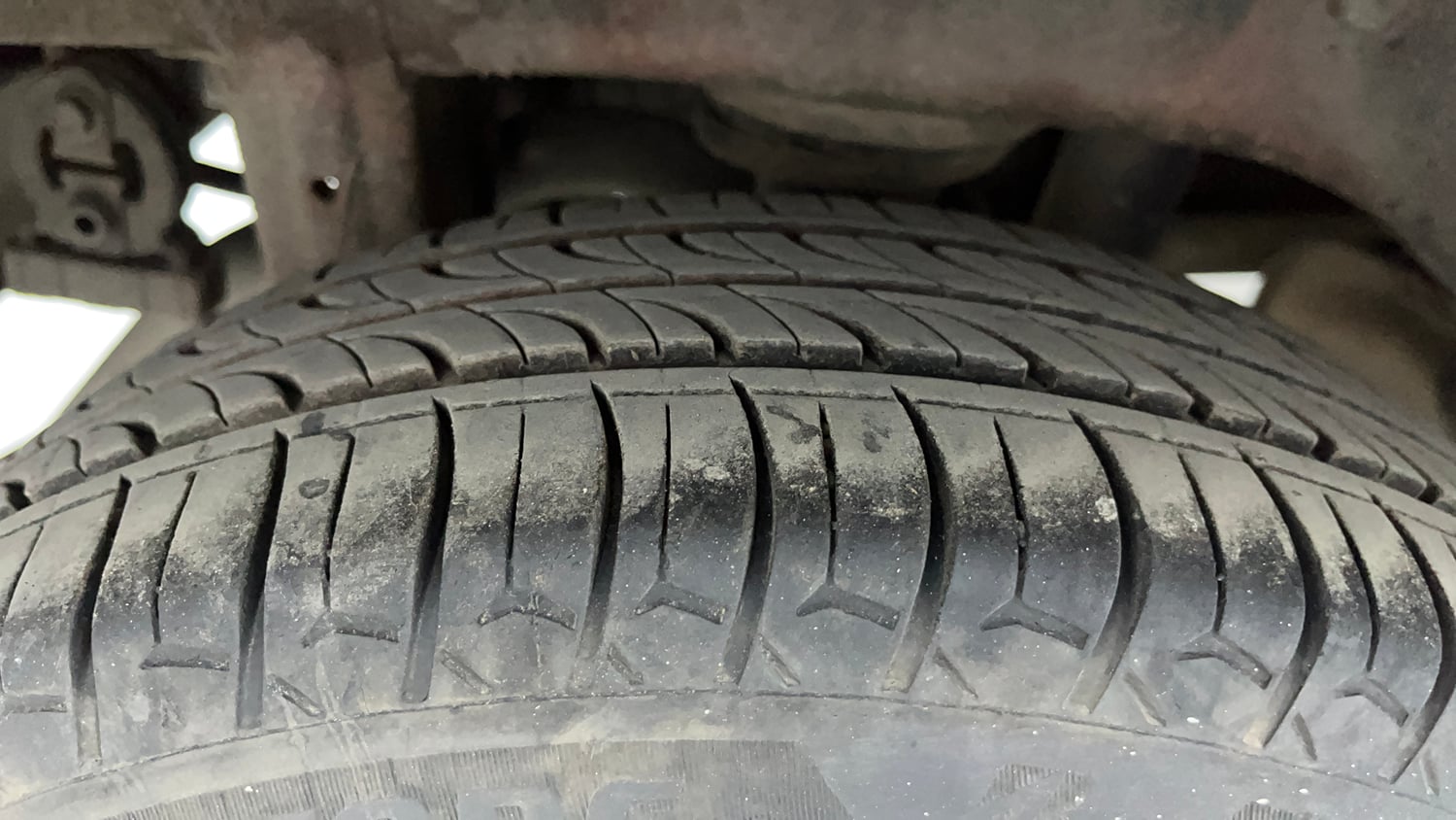 Used 2015 Maruti Suzuki Alto K10 VXi (O) Petrol Manual tyres RIGHT REAR TYRE TREAD VIEW