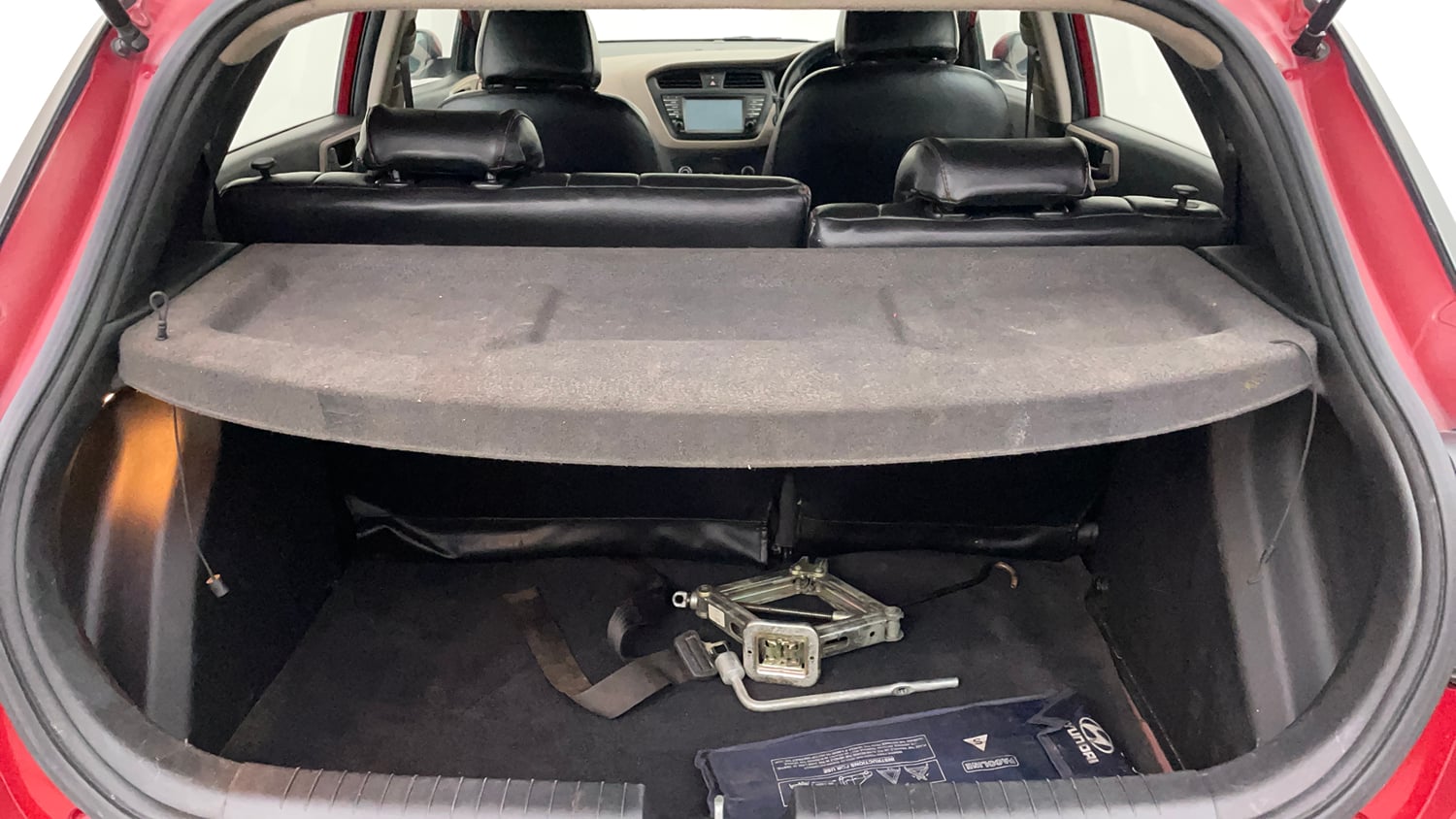 Used 2017 Hyundai Elite i20 Asta 1.2 (O) Petrol Manual interior DICKY INSIDE VIEW