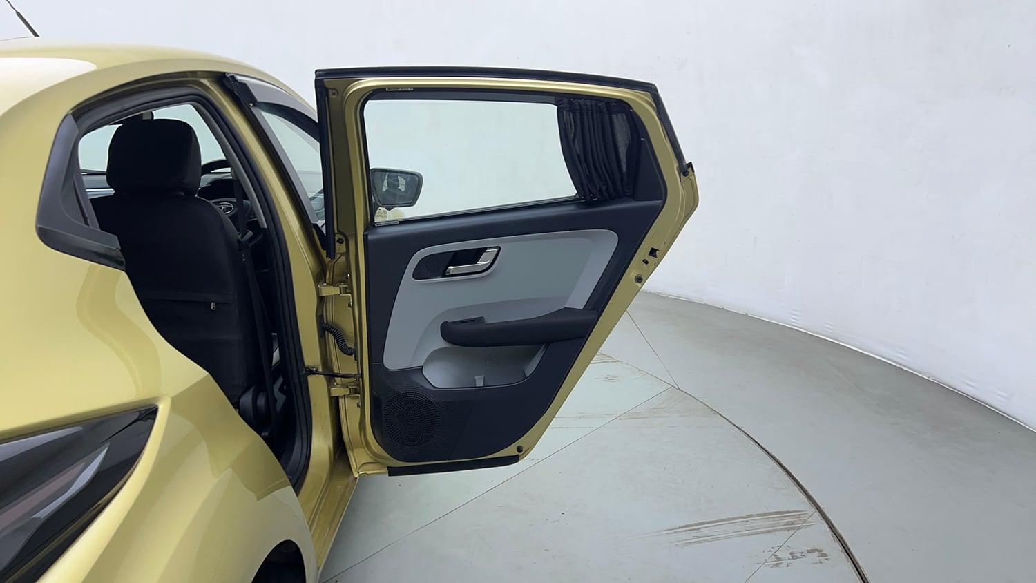 Used 2020 Tata Altroz XZ Petrol Petrol Manual interior RIGHT REAR DOOR OPEN VIEW
