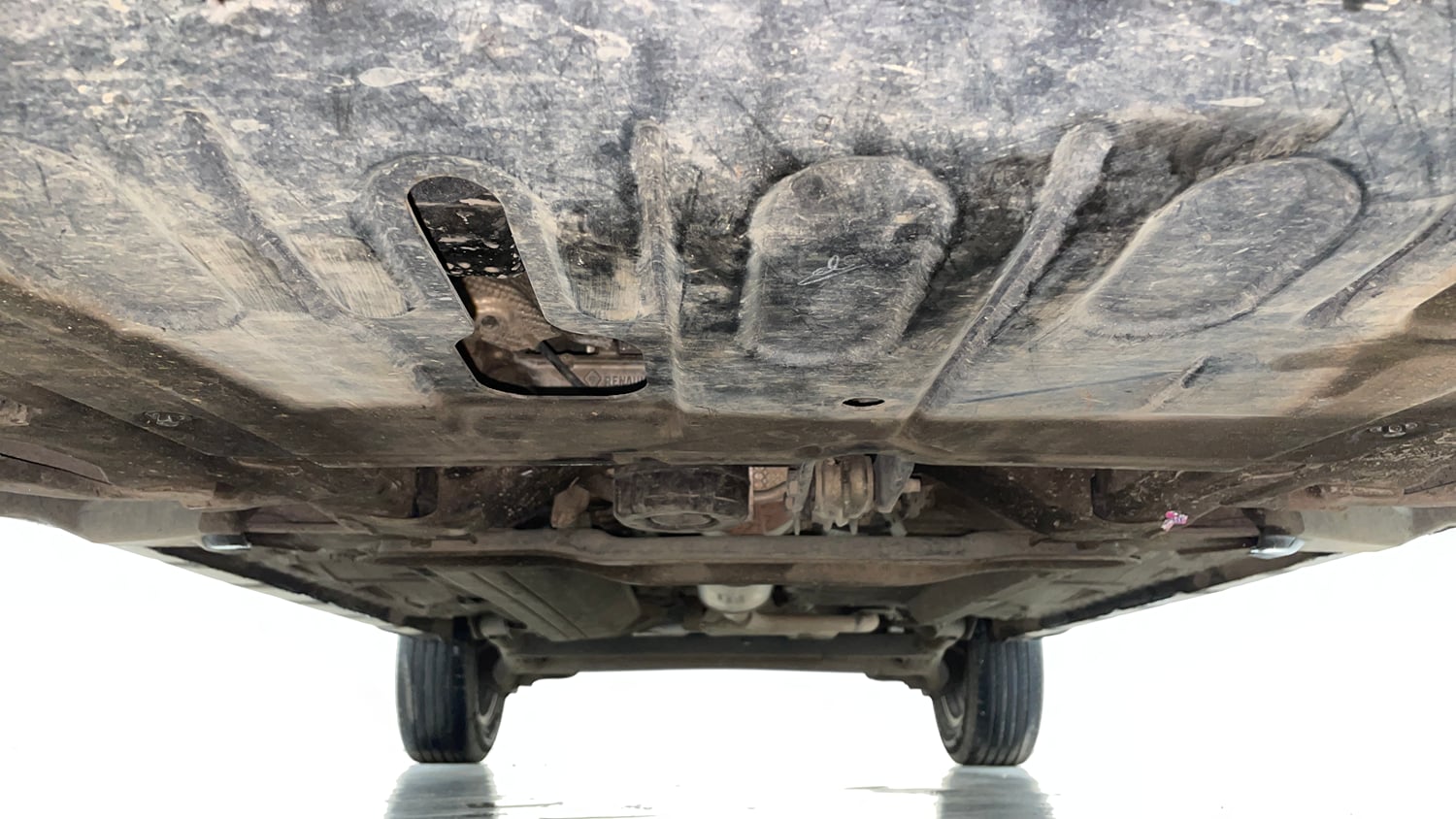 Used 2021 Renault Duster RXZ 1.5 Petrol MT Petrol Manual extra FRONT LEFT UNDERBODY VIEW