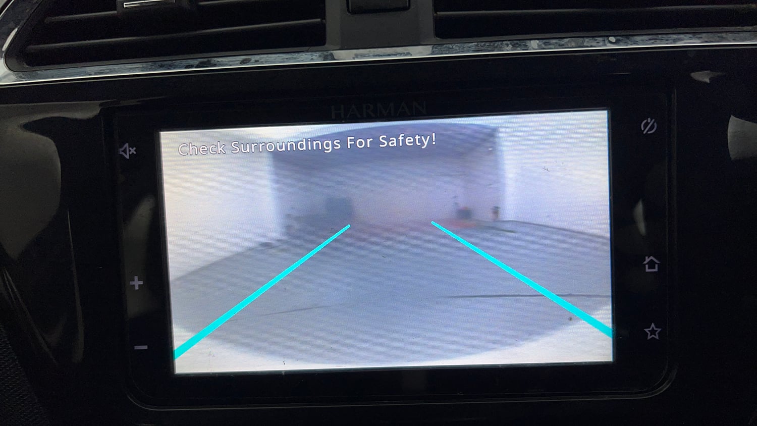 Used 2020 Tata Tiago XZ Plus Petrol Manual top_features Rear camera