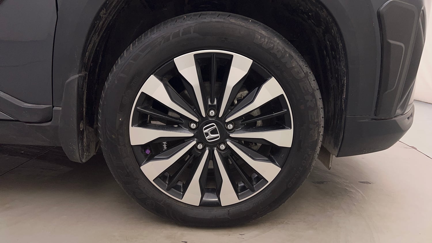 Used 2025 Honda Elevate ZX CVT Petrol Automatic tyres RIGHT FRONT TYRE RIM VIEW