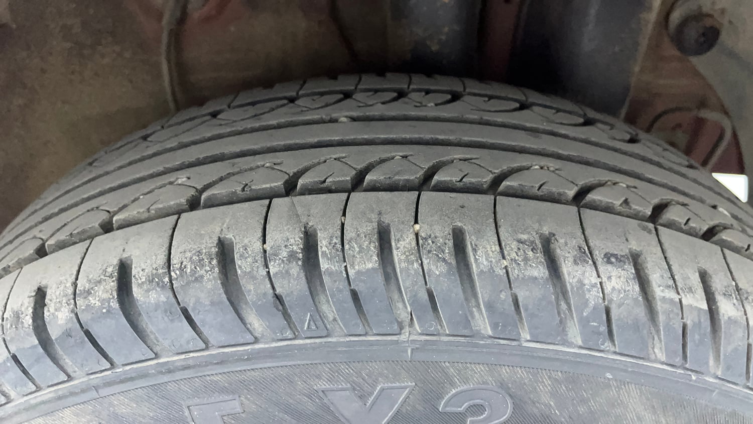 Used 2017 Hyundai Elite i20 Sportz 1.2 Petrol Manual tyres LEFT REAR TYRE TREAD VIEW