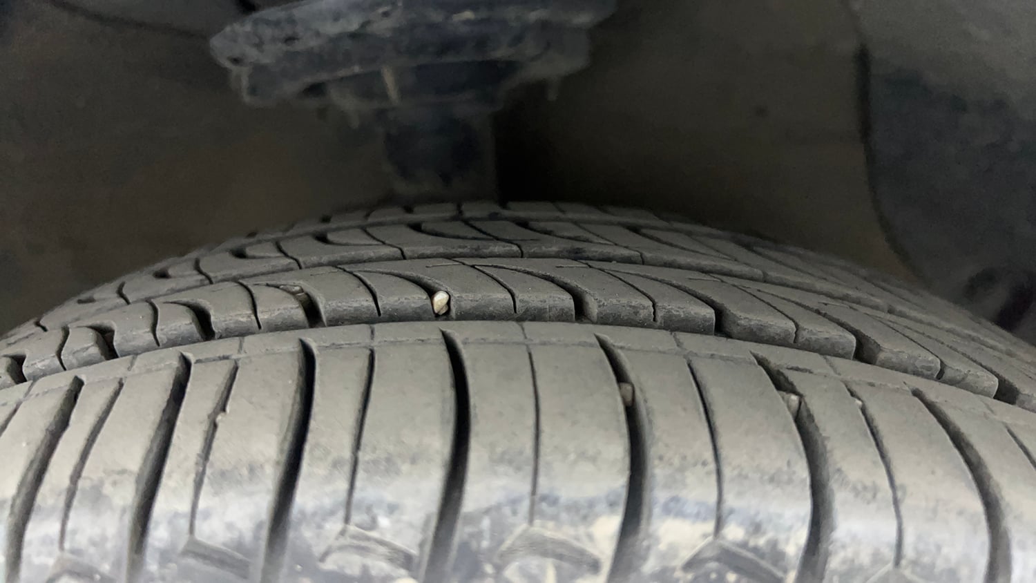 Used 2016 Hyundai Grand i10 Sportz 1.1 CRDi Diesel Manual tyres RIGHT FRONT TYRE TREAD VIEW
