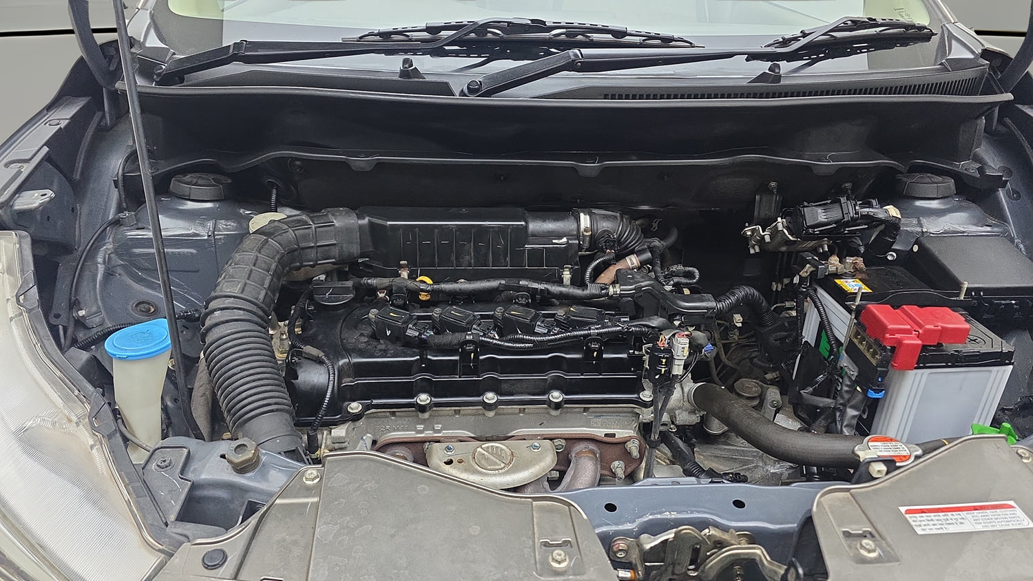 Used 2020 Maruti Suzuki New Ertiga ZXi Petrol Manual engine ENGINE RIGHT SIDE HINGE & APRON VIEW