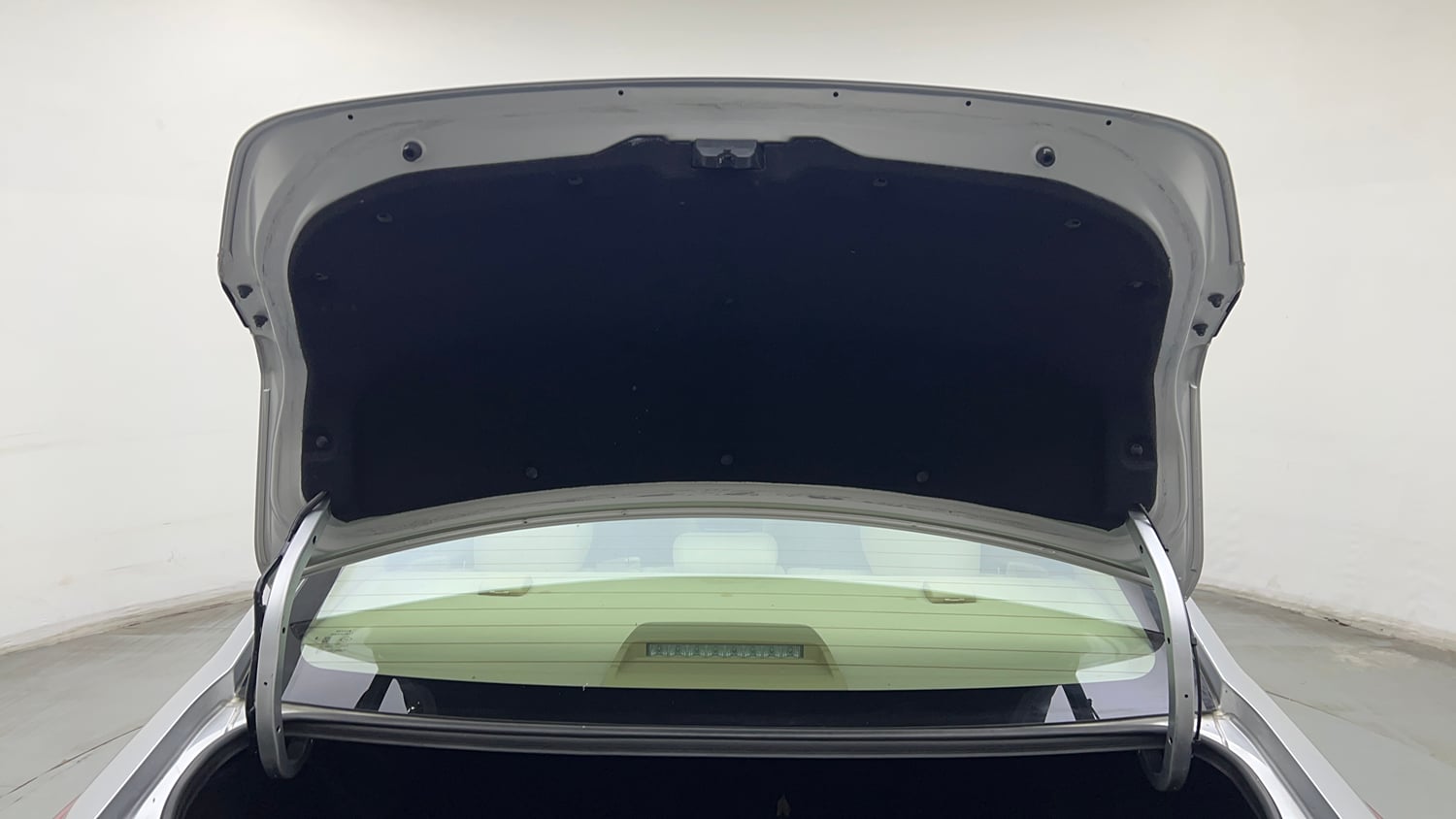 Used 2019 Toyota Yaris G CVT Petrol Automatic interior DICKY DOOR OPEN VIEW