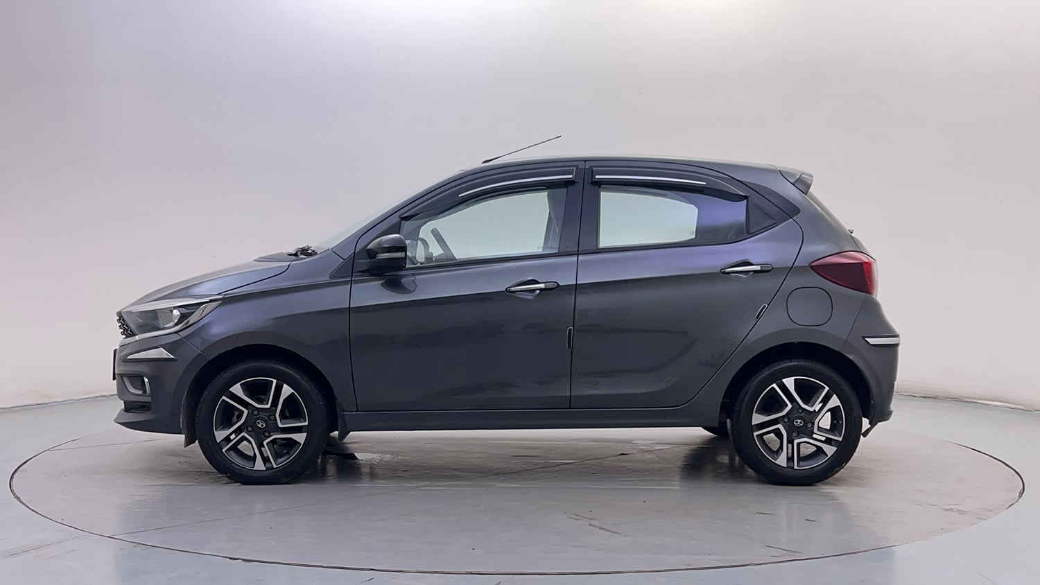 Used 2024 Tata Tiago XZA Plus Petrol Automatic exterior LEFT SIDE VIEW