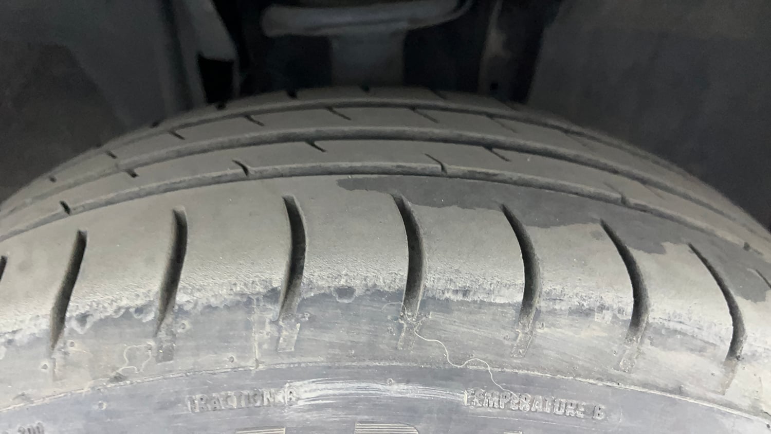 Used 2022 Renault Triber RXZ Dual Tone Petrol Manual tyres RIGHT FRONT TYRE TREAD VIEW