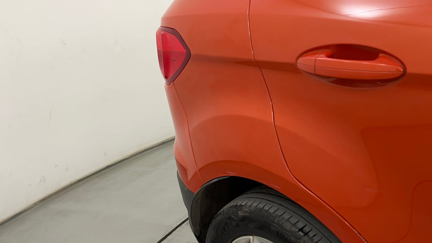 Used 2016 Ford EcoSport Titanium 1.5L Ti-VCT AT Petrol Automatic dents MINOR DENT