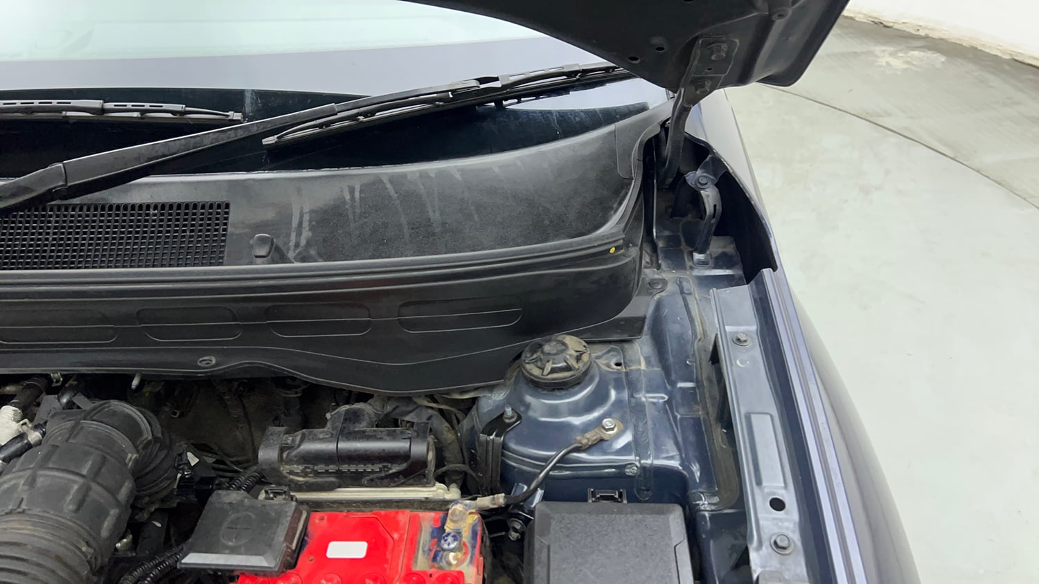 Used 2019 hyundai Venue SX 1.0 Turbo Petrol Petrol Manual engine ENGINE LEFT SIDE HINGE & APRON VIEW