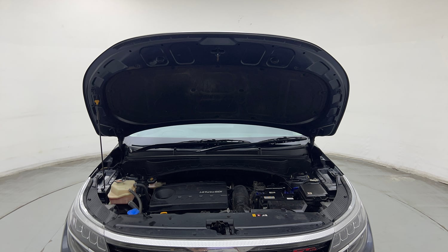 Used 2023 Kia Seltos GTX Plus 1.4 Petrol Manual engine ENGINE & BONNET OPEN FRONT VIEW