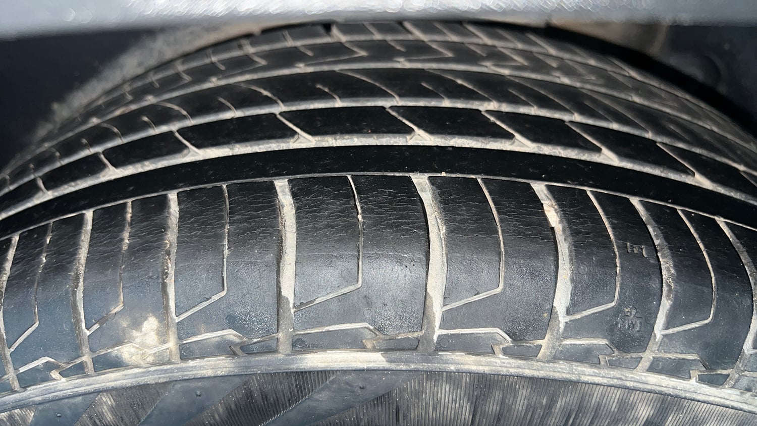 Used 2023 Kia Seltos GTX Plus 1.4 Petrol Manual tyres LEFT REAR TYRE TREAD VIEW