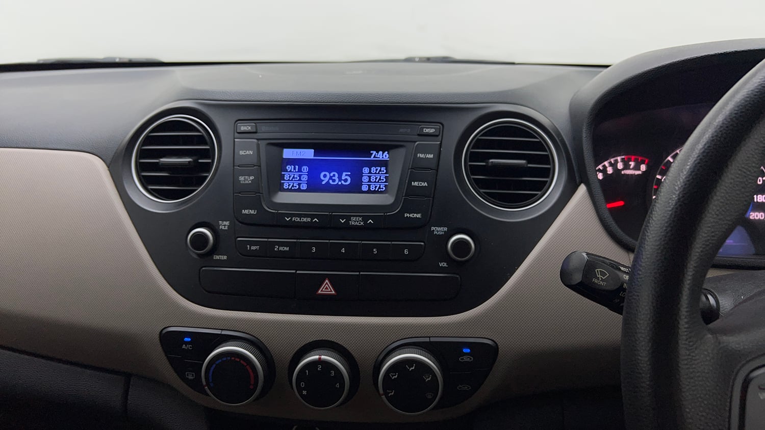 Used 2016 Hyundai Grand i10 Sportz 1.2 Kappa VTVT Petrol Manual top_features Integrated (in-dash) music system
