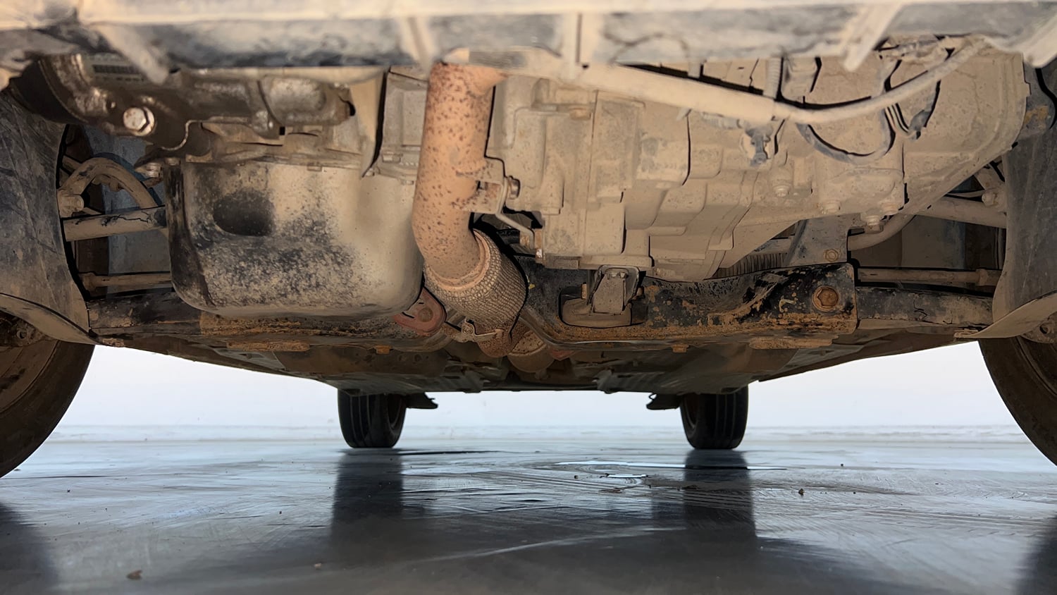 Used 2014 Volkswagen Polo Comfortline 1.2L (P) Petrol Manual extra FRONT LEFT UNDERBODY VIEW