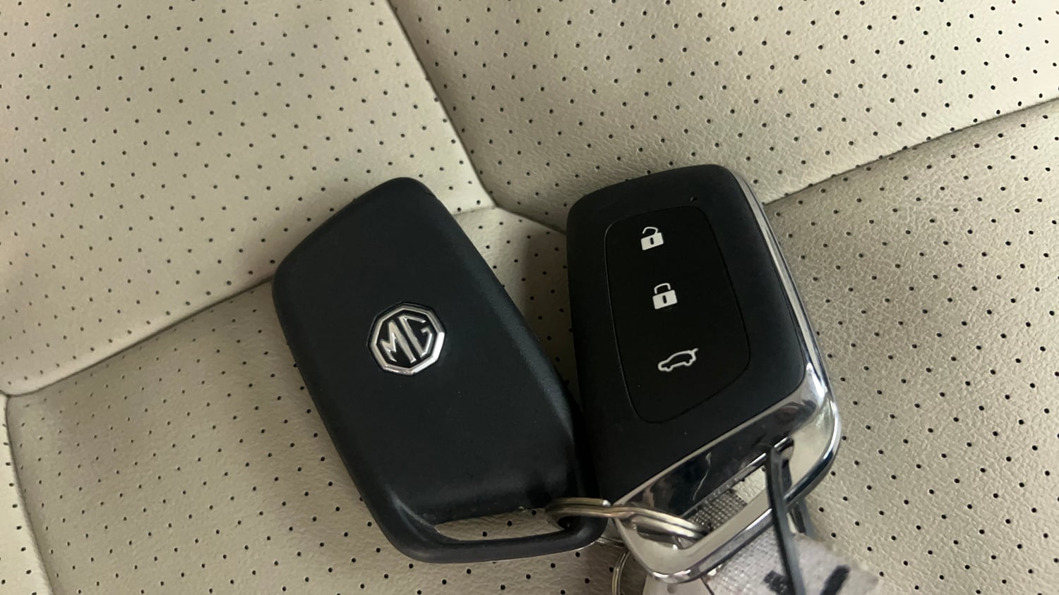 Used 2026 MG Motors Windsor EV Essence Pro Electric Automatic extra CAR KEY VIEW