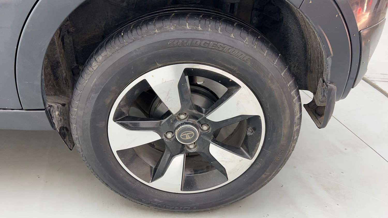 Used 2019 Tata Nexon XMA Diesel Diesel Automatic tyres LEFT REAR TYRE RIM VIEW