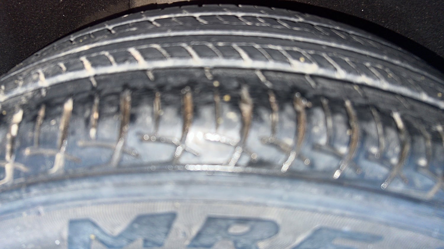 Used 2016 Maruti Suzuki Baleno Delta 1.2 AT Petrol Automatic tyres RIGHT REAR TYRE TREAD VIEW