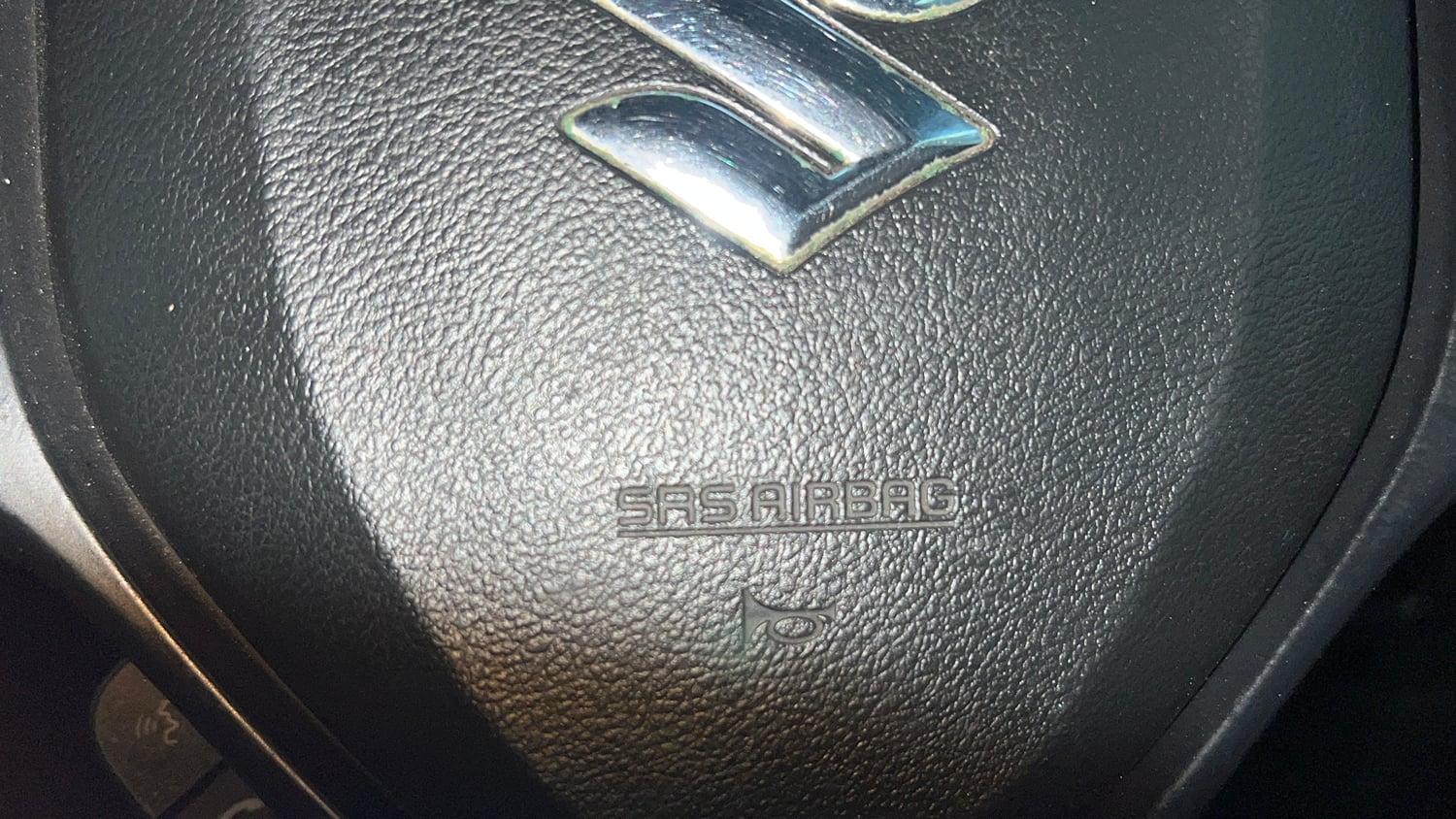 Used 2020 Maruti Suzuki Baleno Alpha Petrol Manual top_features Airbags