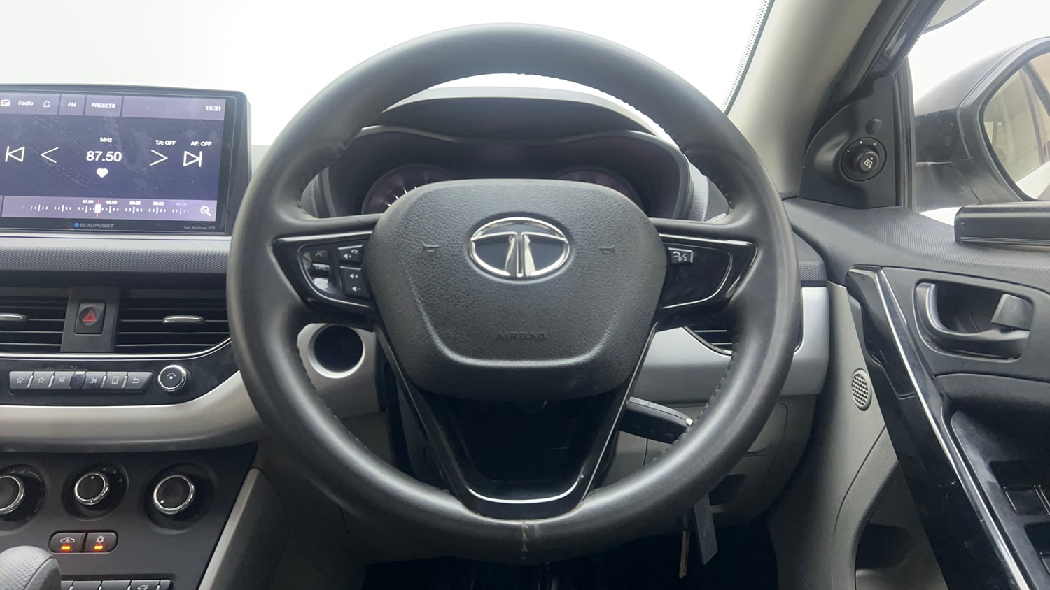 Used 2019 Tata Nexon XMA Diesel Diesel Automatic interior STEERING VIEW