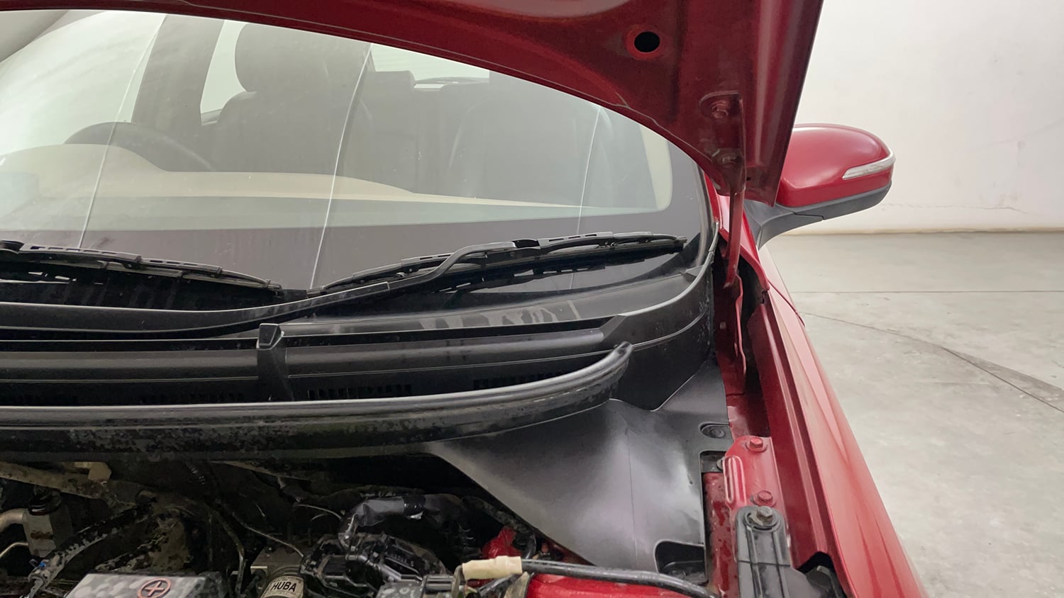 Used 2017 Hyundai Elite i20 Asta 1.2 (O) Petrol Manual engine ENGINE LEFT SIDE HINGE & APRON VIEW