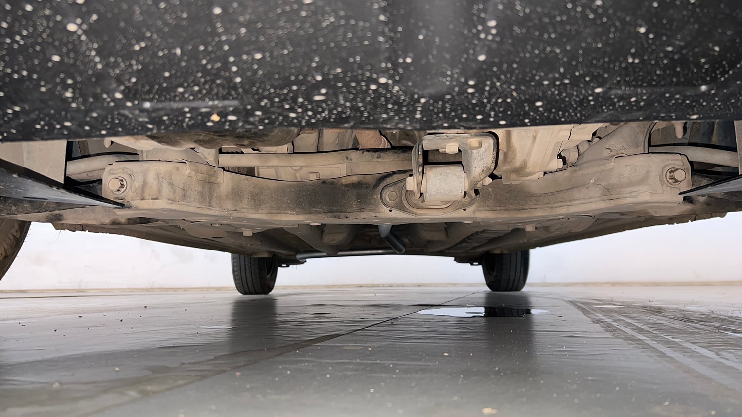 Used 2015 Hyundai Elite i20 Sportz 1.2 Petrol Manual extra FRONT LEFT UNDERBODY VIEW
