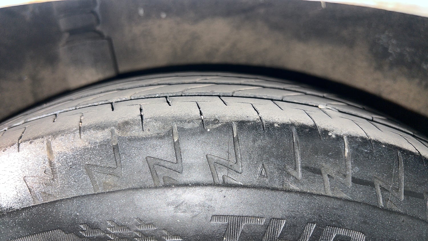 Used 2014 Honda Amaze 1.2 VX AT i-VTEC Petrol Automatic tyres RIGHT REAR TYRE TREAD VIEW