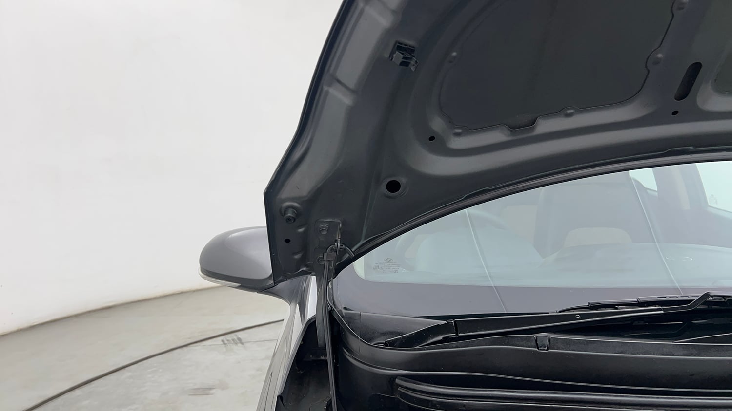 Used 2019 Hyundai Grand i10 Sportz 1.2 Kappa VTVT Petrol Manual engine ENGINE RIGHT SIDE HINGE & APRON VIEW