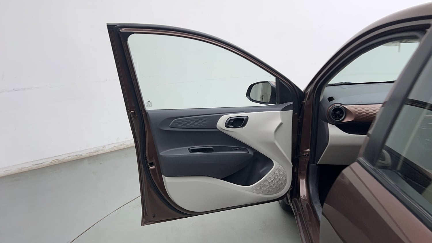 Used 2021 Hyundai Aura S 1.2 CNG Cng Manual interior LEFT FRONT DOOR OPEN VIEW