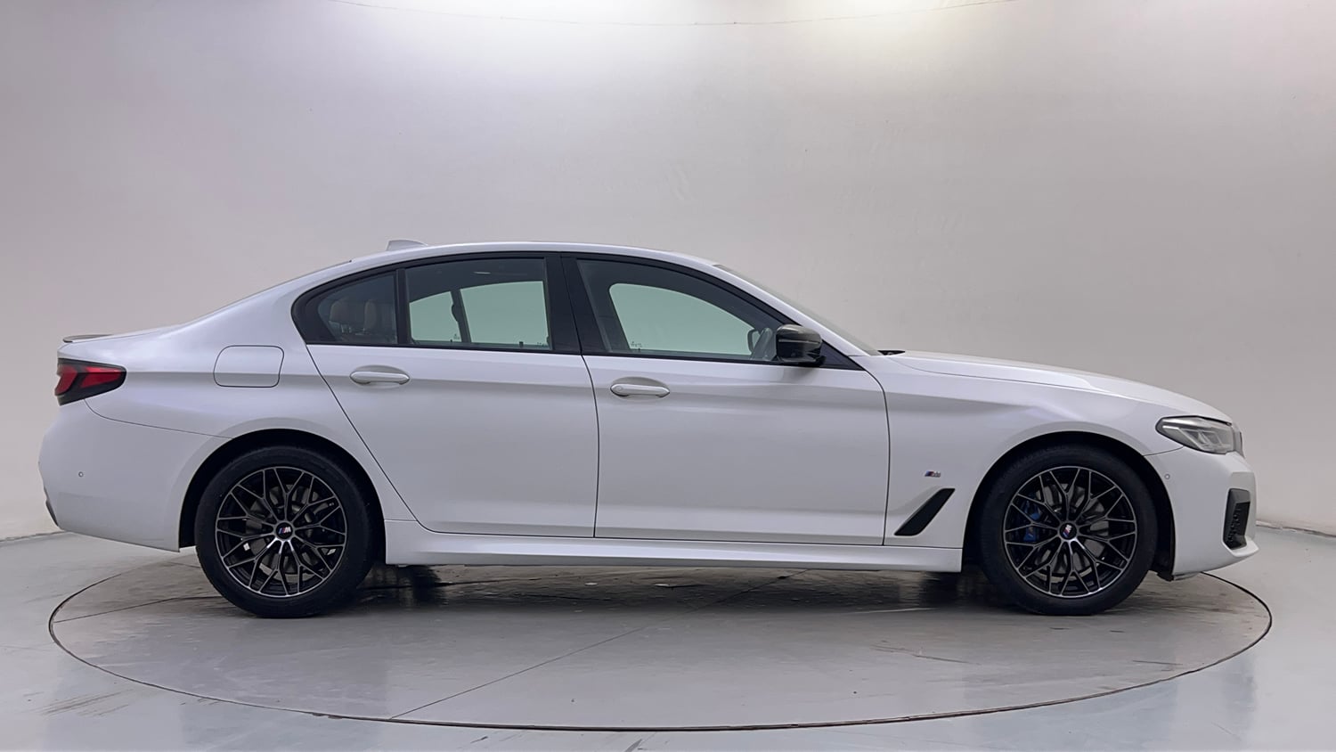 Used 2022 BMW 5 Series Carbon Edition Petrol Automatic exterior RIGHT SIDE VIEW