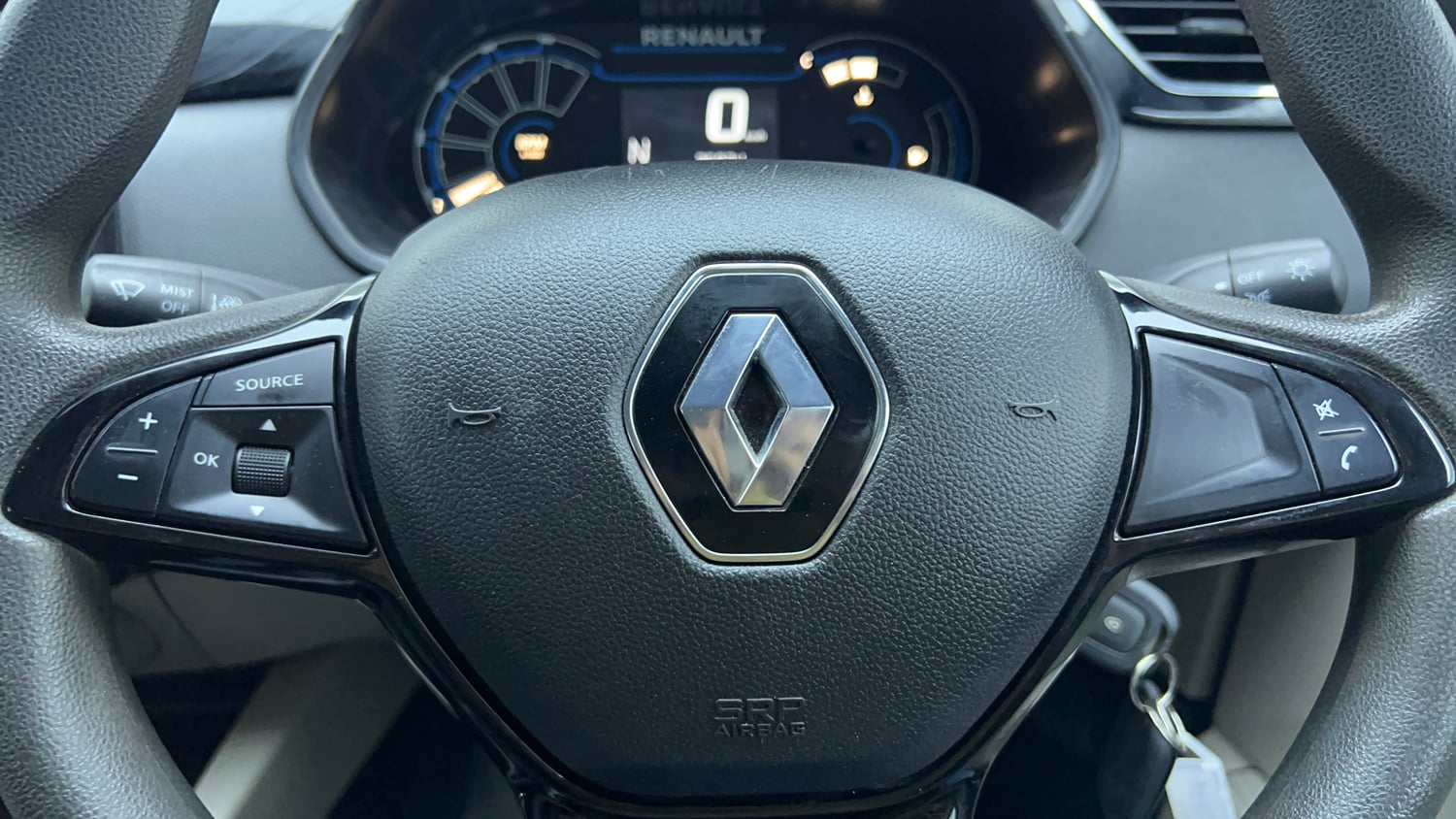 Used 2022 Renault Triber Limited Edition AMT Petrol Automatic top_features Airbags