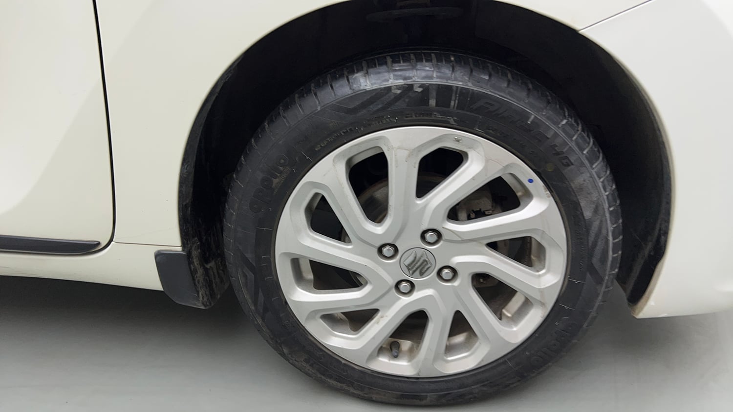 Used 2022 Maruti Suzuki Baleno Zeta MT Petrol Manual tyres RIGHT FRONT TYRE RIM VIEW