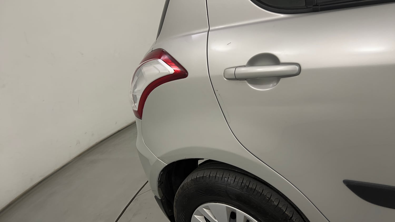 Used 2014 Maruti Suzuki Swift VXi Petrol Manual dents MINOR SCRATCH
