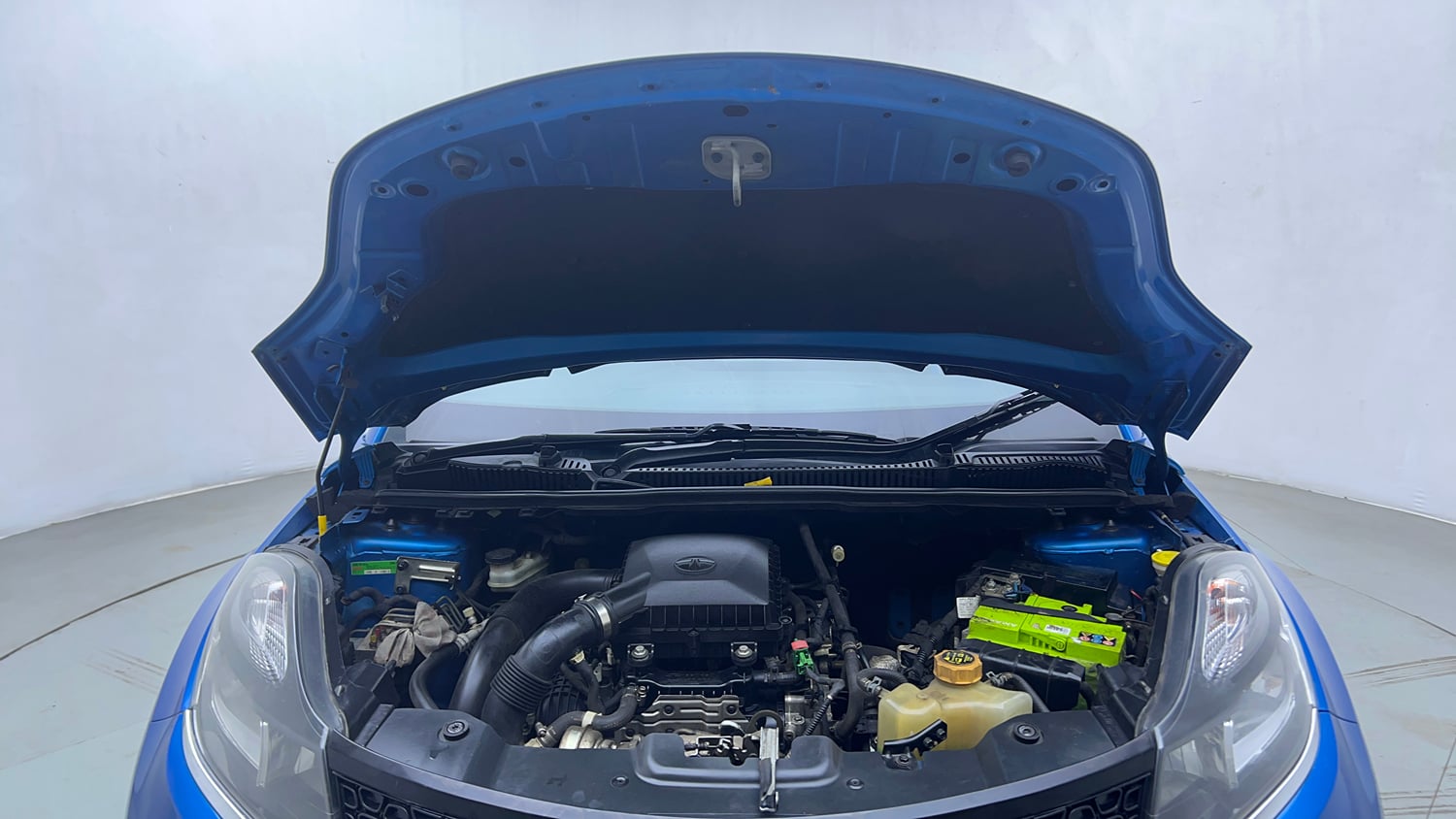 Used 2019 Tata Nexon XMA Petrol Petrol Automatic engine ENGINE & BONNET OPEN FRONT VIEW