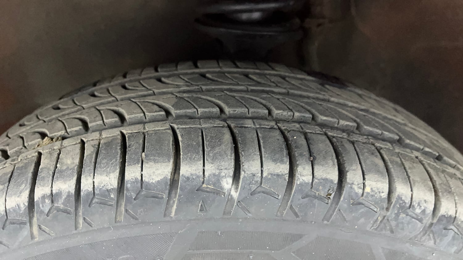 Used 2015 Maruti Suzuki Alto K10 VXi (O) Petrol Manual tyres LEFT FRONT TYRE TREAD VIEW