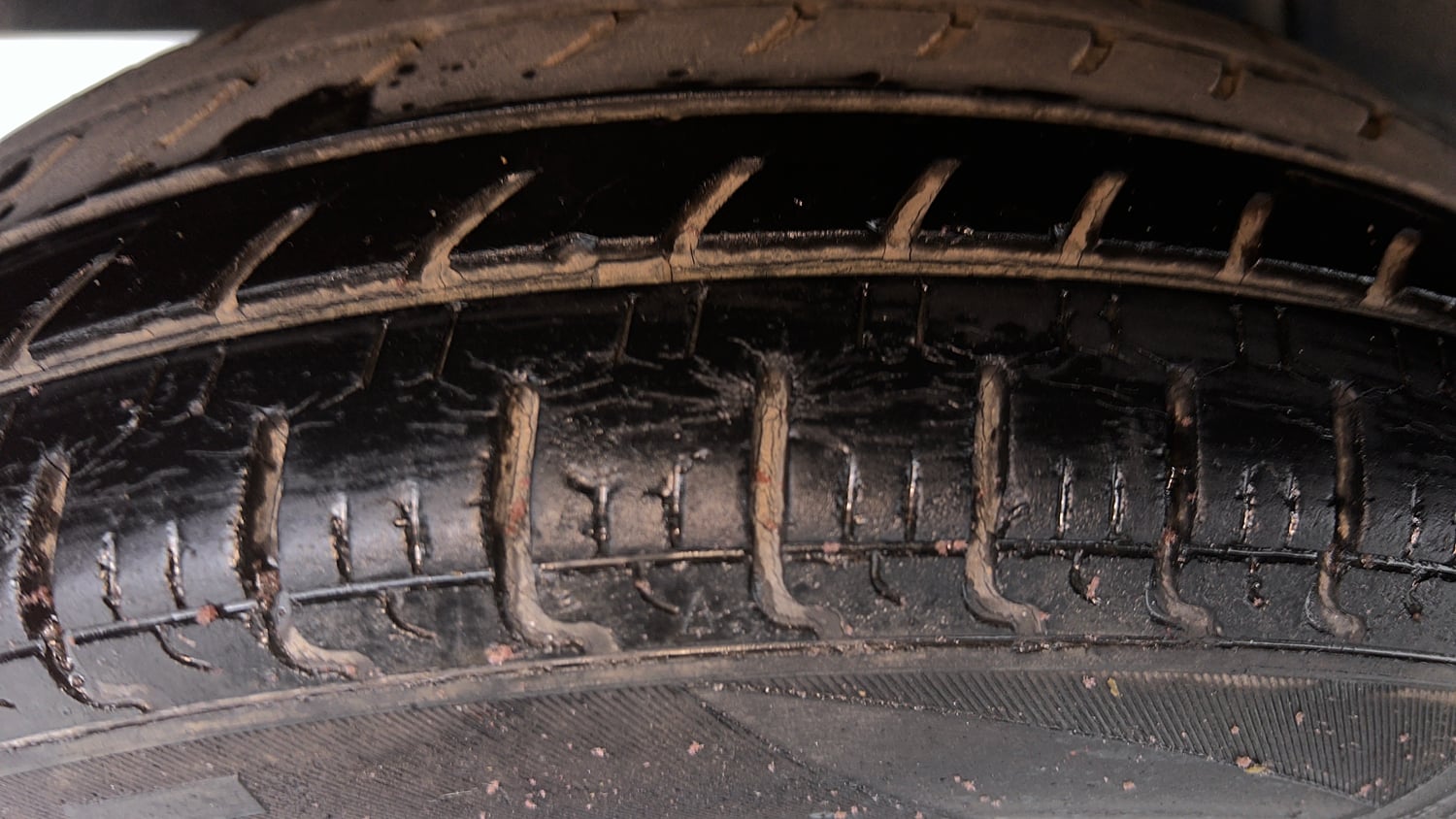 Used 2016 Renault Kwid RXT Petrol Manual tyres RIGHT REAR TYRE TREAD VIEW