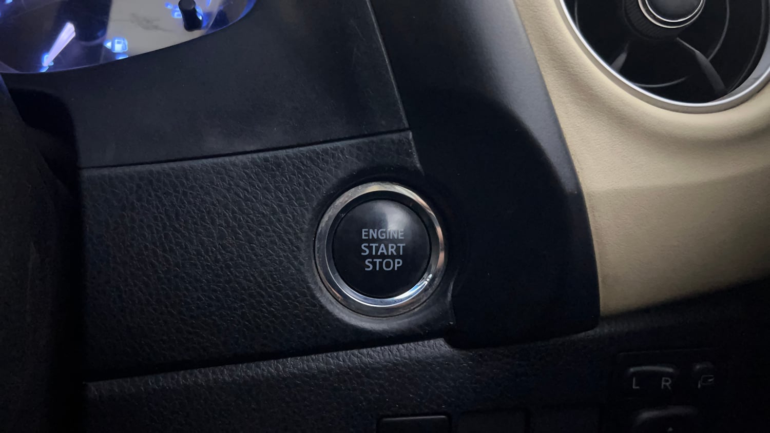 Used 2018 Toyota Corolla Altis VL CVT Petrol Petrol Automatic top_features Keyless start