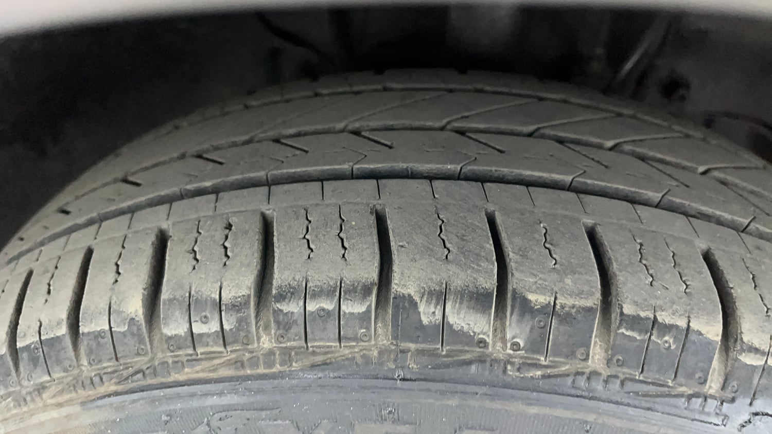 Used 2018 Tata Tiago Revotron XZ Petrol Manual tyres RIGHT FRONT TYRE TREAD VIEW