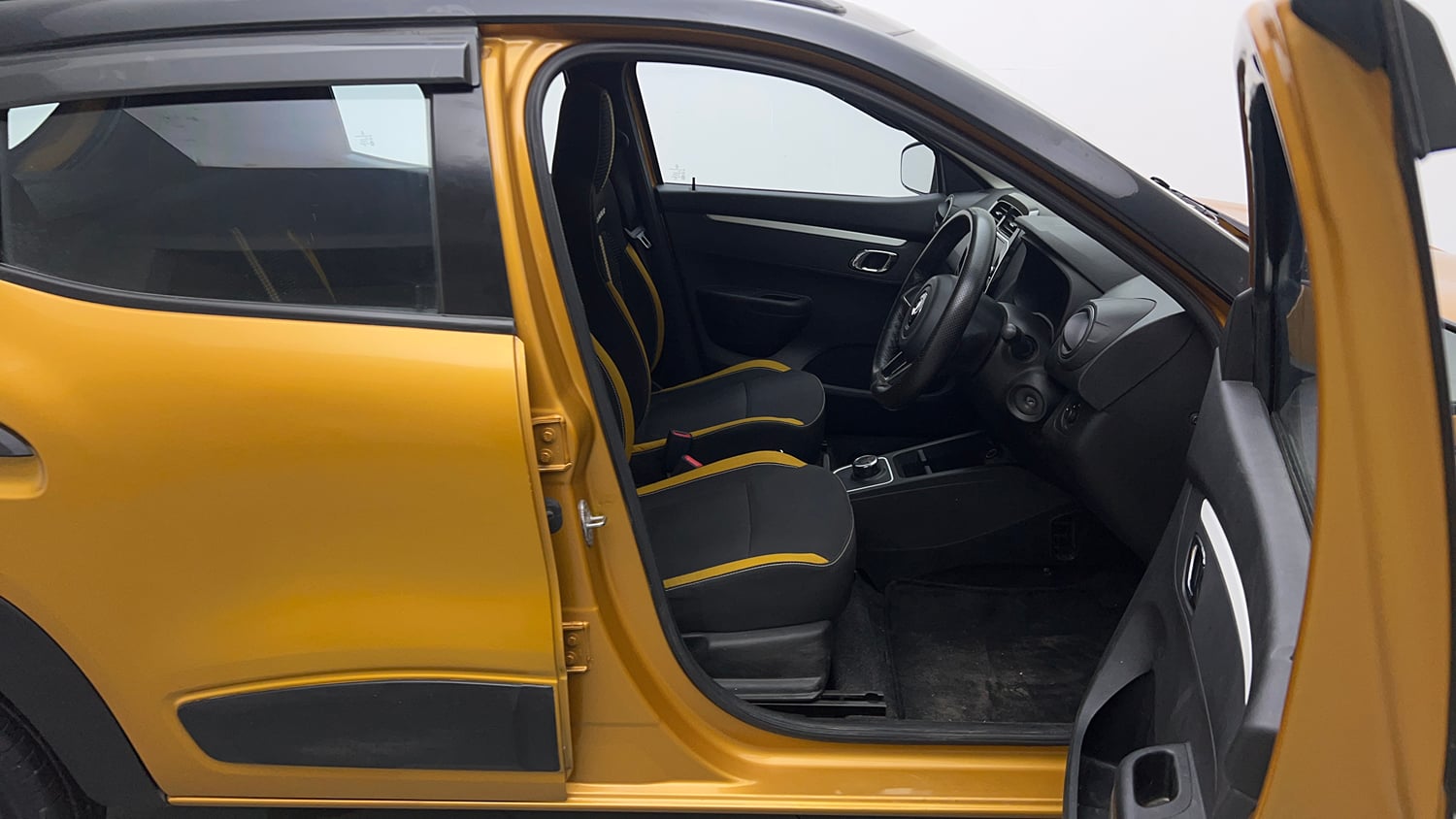 Used 2022 Renault Kwid CLIMBER AMT Petrol Automatic interior RIGHT SIDE FRONT DOOR CABIN VIEW