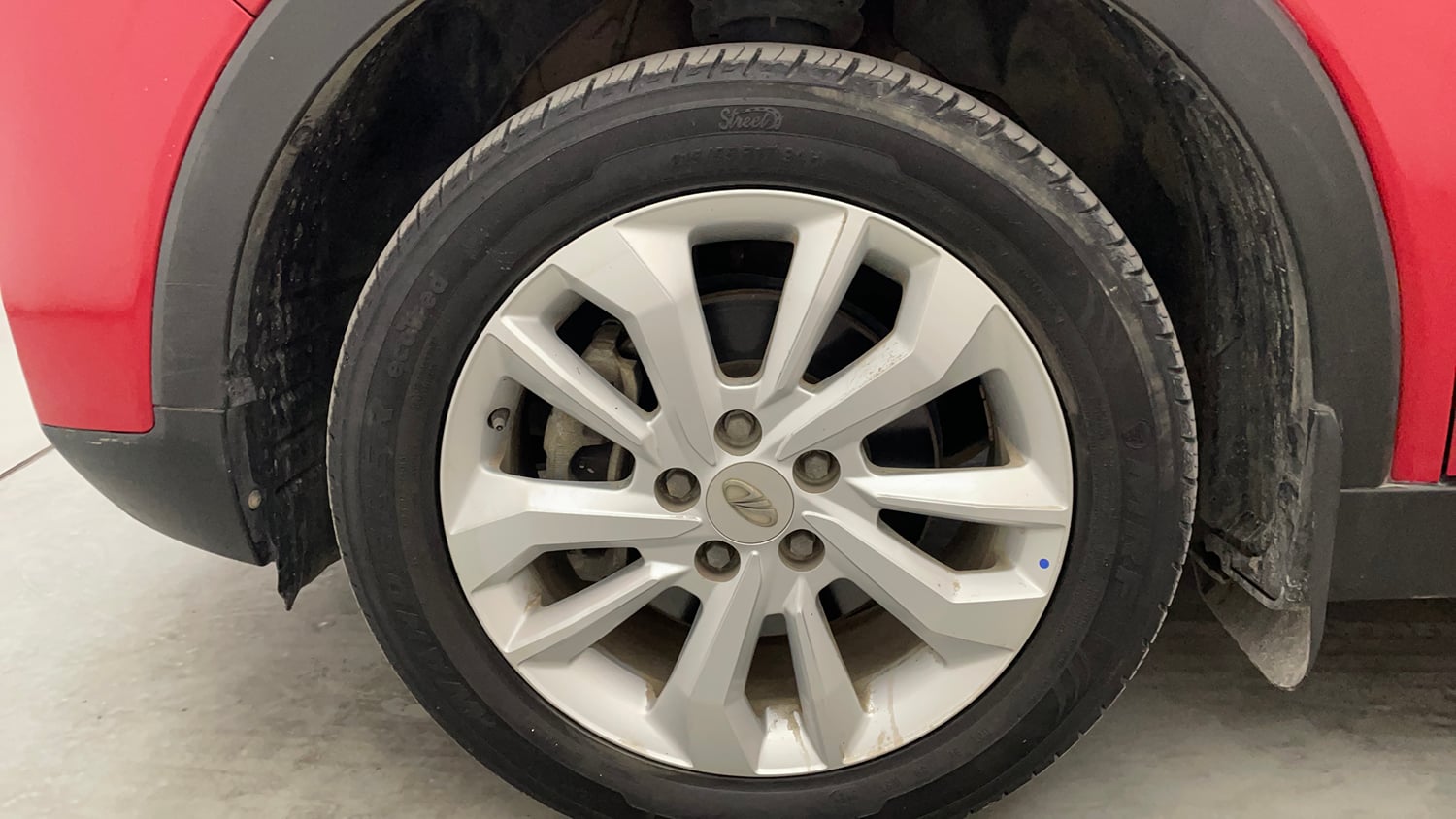 Used 2021 Mahindra XUV 300 W8 1.2 Petrol Petrol Manual tyres LEFT FRONT TYRE RIM VIEW