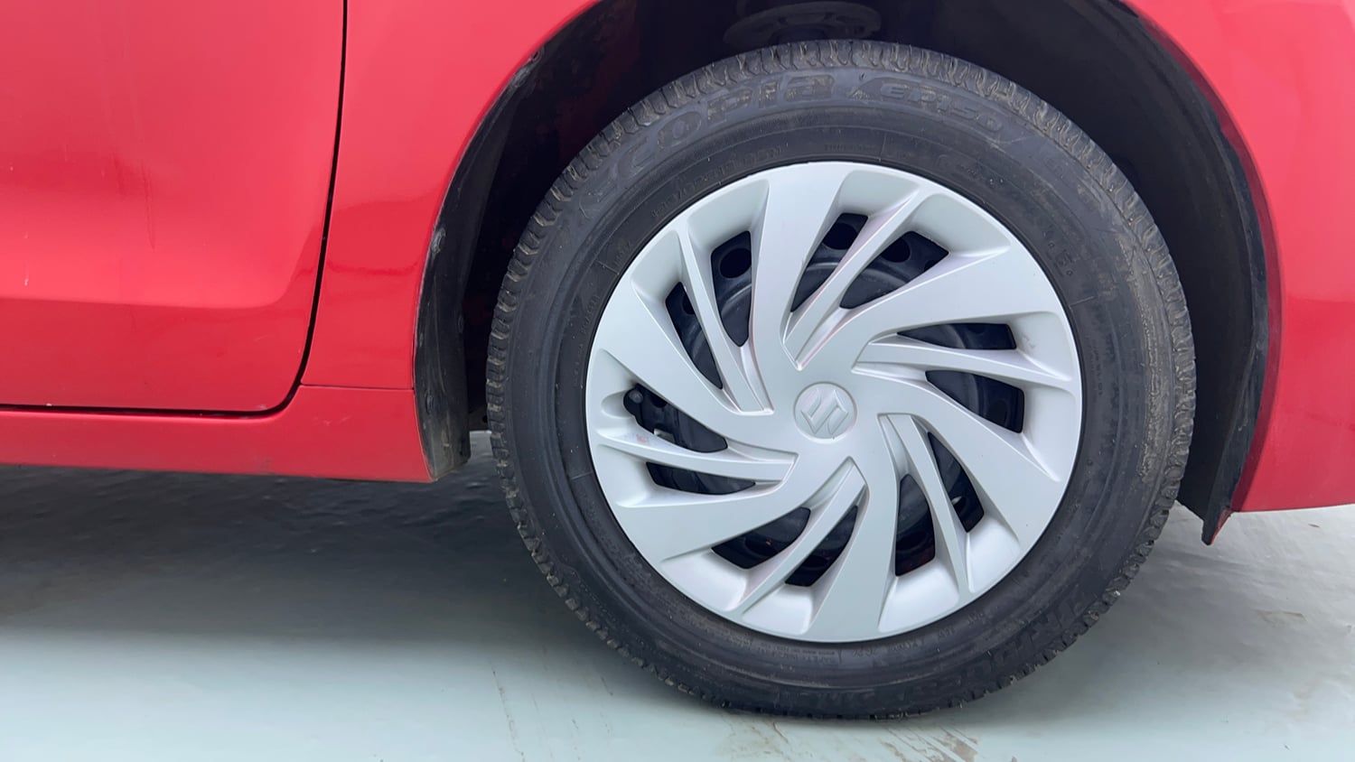 Used 2016 Maruti Suzuki Baleno Delta 1.2 AT Petrol Automatic tyres RIGHT FRONT TYRE RIM VIEW