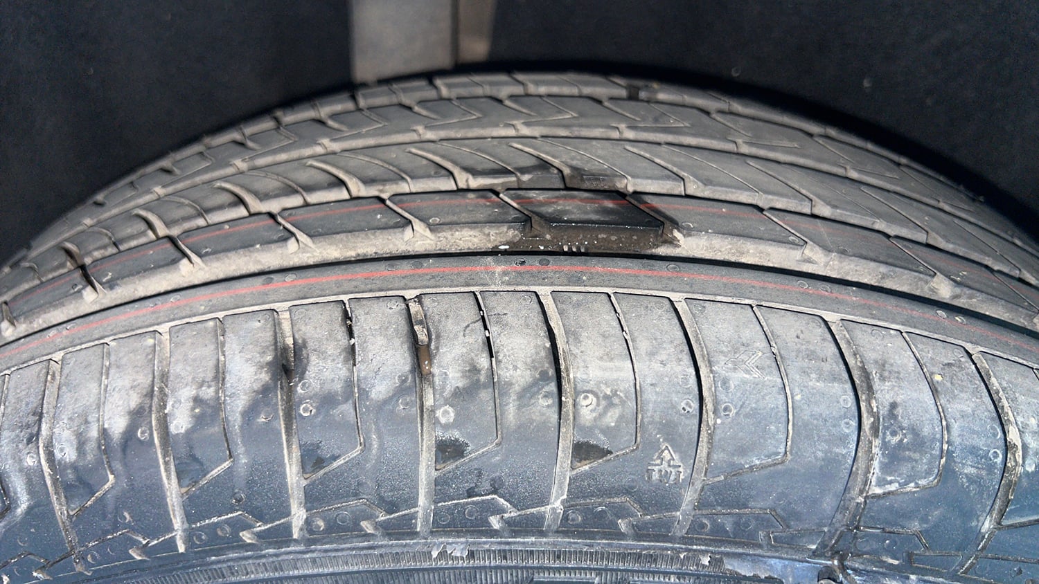 Used 2015 Ford EcoSport Titanium 1.5L Ti-VCT AT Petrol Automatic tyres RIGHT REAR TYRE TREAD VIEW