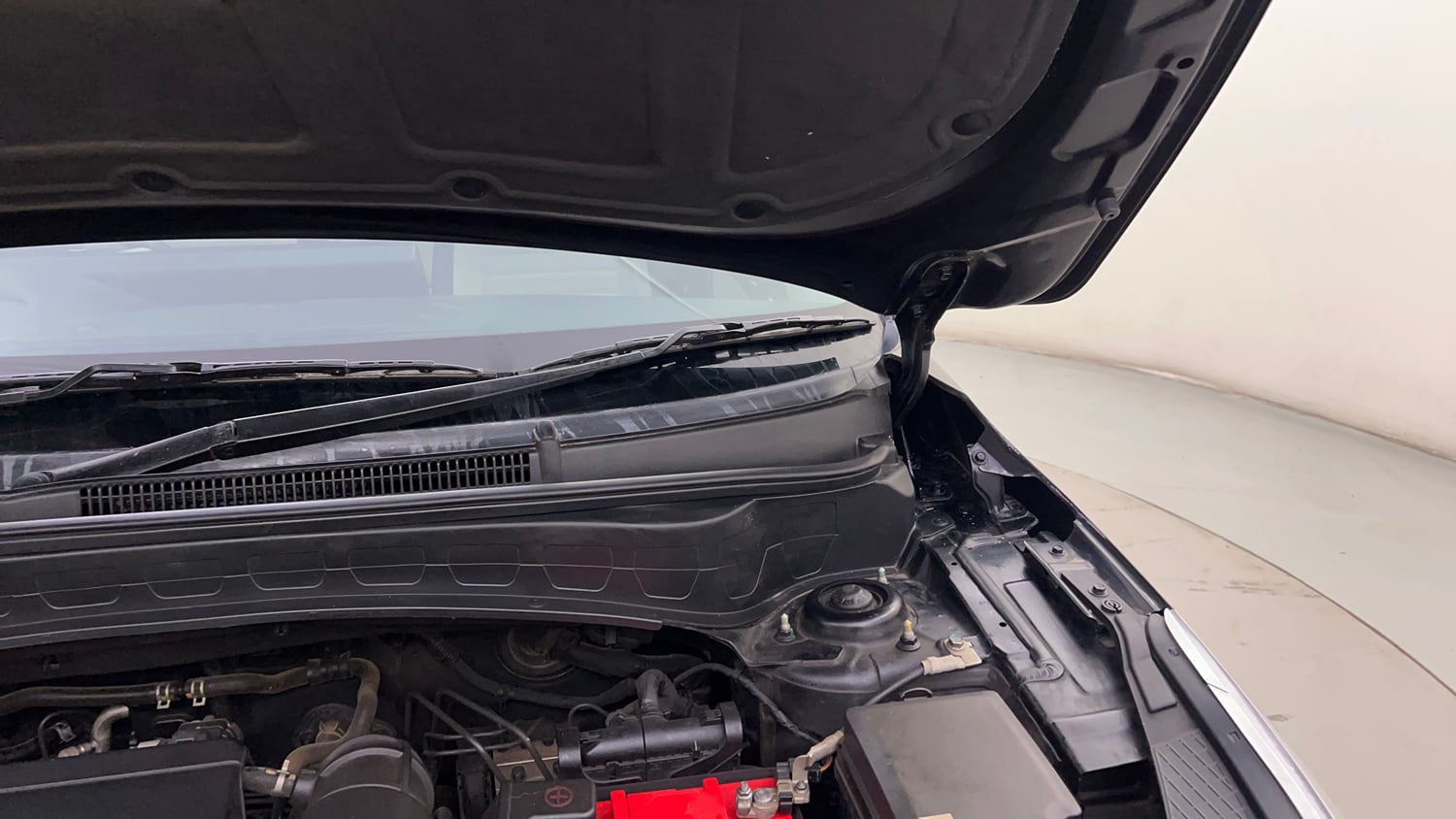 Used 2020 Kia Seltos GTX Plus 1.4 Petrol Manual engine ENGINE LEFT SIDE HINGE & APRON VIEW