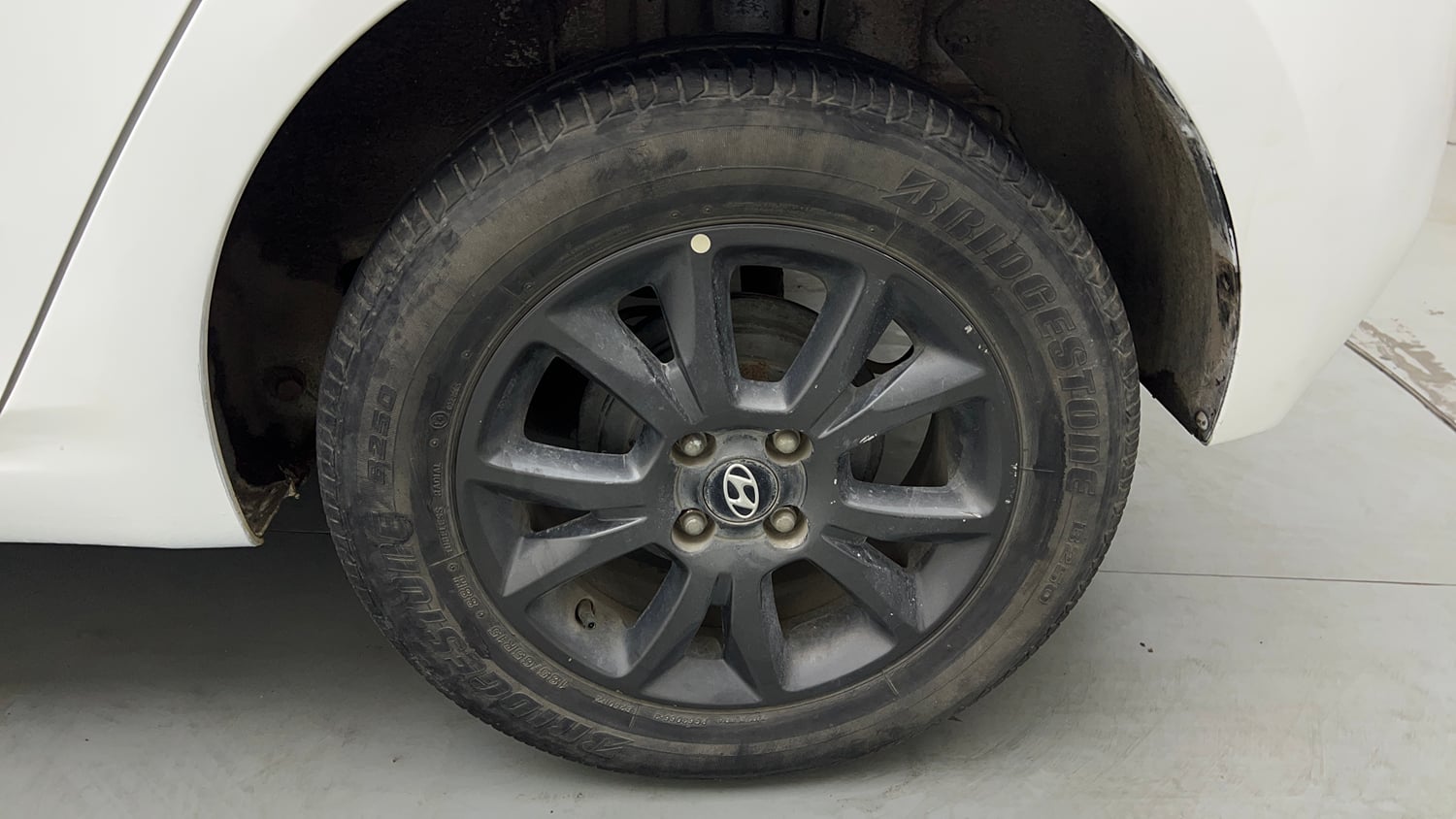 Used 2019 Hyundai Elite i20 Sportz Plus 1.2 CVT Petrol Automatic tyres LEFT REAR TYRE RIM VIEW