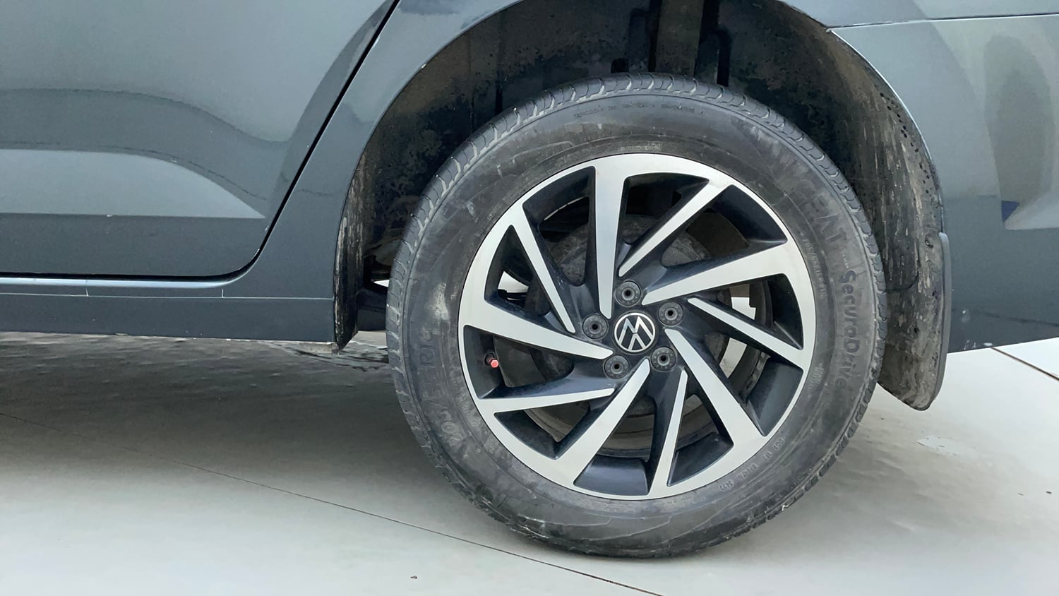 Used 2022 Volkswagen Virtus Topline 1.0 TSI AT Petrol Automatic tyres LEFT REAR TYRE RIM VIEW